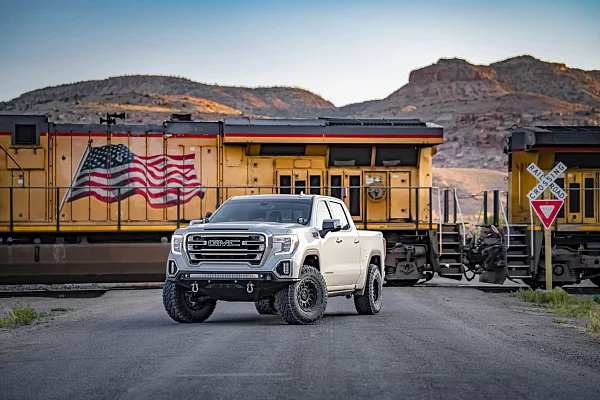 Фото дисков Black Rhino LEGION  на GMC Sierra IV