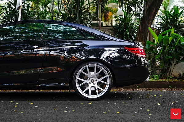 Фото дисков Vossen VFS-6 Серебро на Mercedes-Benz E-Class (W212, S212, C207)