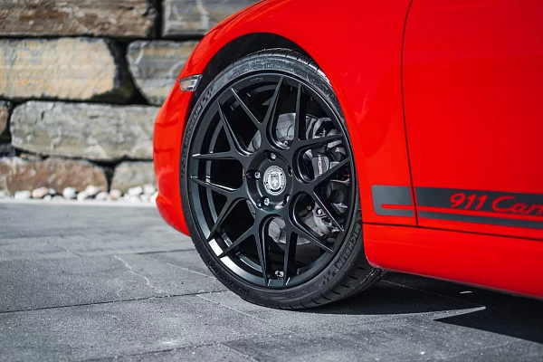 Фото дисков HRE FF01 Черный сатин на Porsche 911 VII