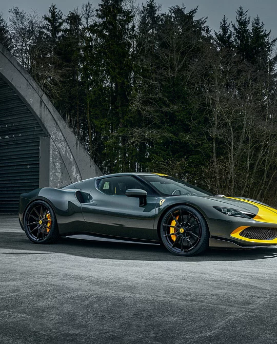 Фото дисков NF10 Черный глянец на Ferrari 296