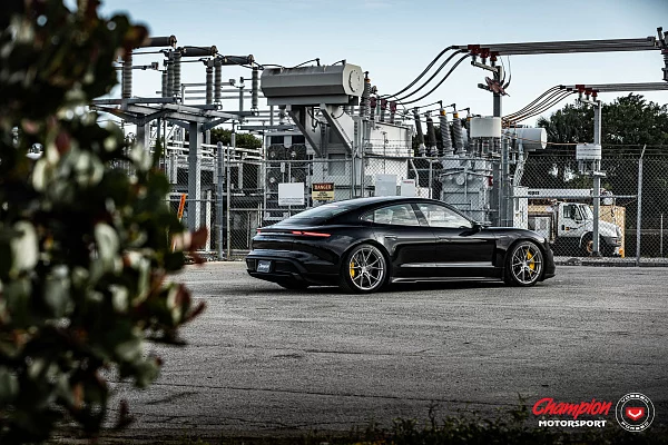 Фото дисков Vossen RS74 Глянцевый тонированный лак на Porsche Taycan I