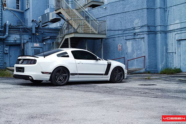 Фото дисков Vossen CV5 Сатиновый графит на Ford Mustang V