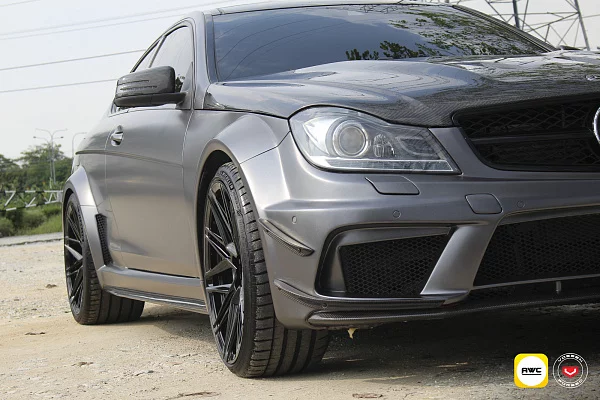 Фото дисков Vossen EVO-5 Черный глянец на Mercedes-Benz C-Class (W204)