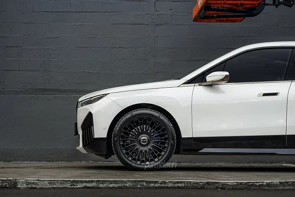 Фото дисков Brixton Forged LX01 Черный сатин на BMW iX