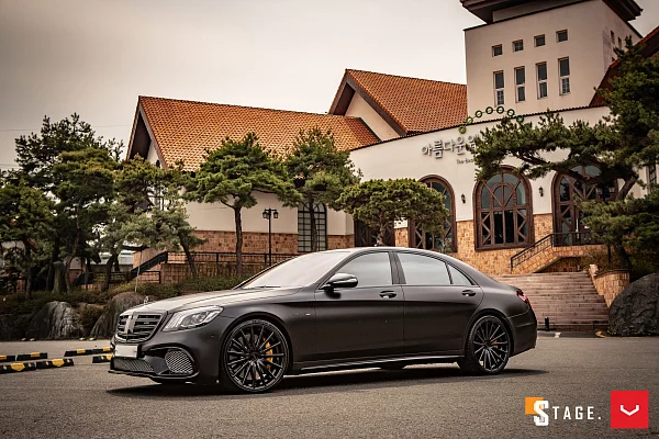 Фото дисков Vossen VFS-2 Черный глянец на Mercedes-Benz C-Class (W205)