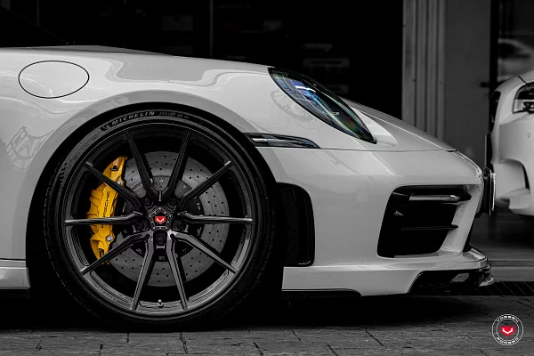 Фото дисков Vossen M-X2 Черный глянец на Porsche 911 VIII