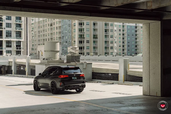 Фото дисков Vossen EVO-4 Черный глянец на BMW X5/X5 M (G05/F95)