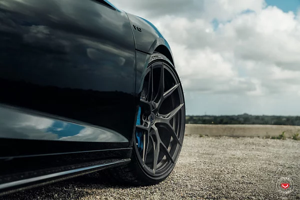 Фото дисков Vossen S21-01 Сатиновый темный лак на Audi R8 (4S)