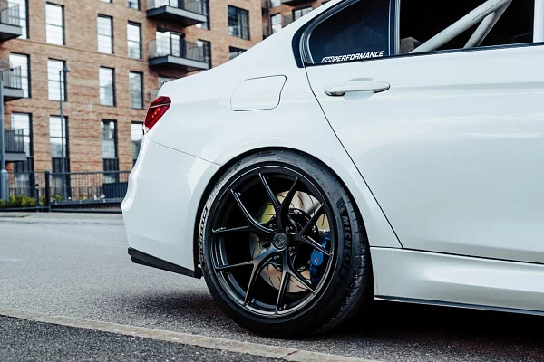 Фото дисков Bola FP2 Черный сатин на BMW 3/M3 (F3x/F80)