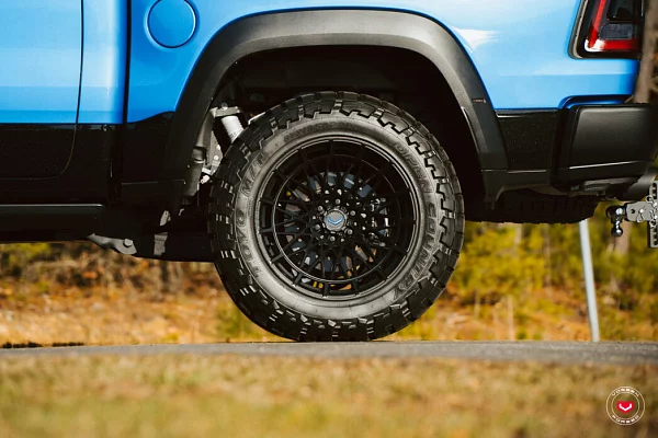 Фото дисков Vossen LCX-03 Черный сатин на Ram 1500 V