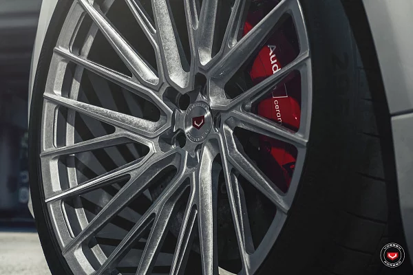 Фото дисков Vossen EVO-5 Глянцевый лак на Audi Q8