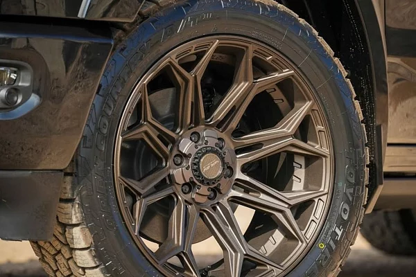 Фото дисков 4PLAY 4P83 Сатиновая бронза на Ram 1500 V