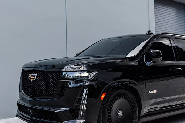Фото дисков Brixton Forged LX16 Черный сатин на Cadillac Escalade V