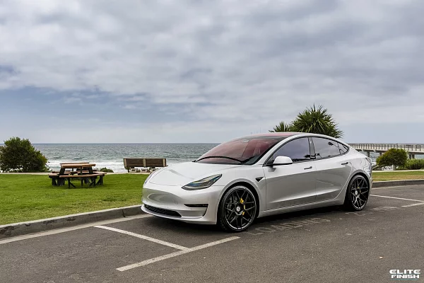 Фото дисков HRE FF01 Черный сатин на Tesla Model 3
