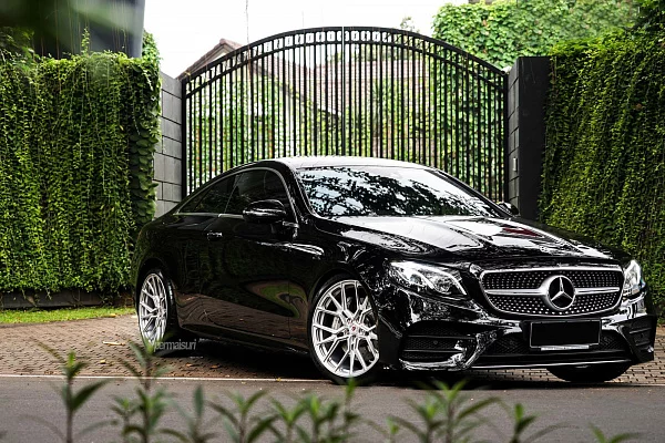 Фото дисков Vossen M-X3 Сатиновый лак на Mercedes-Benz E-Class (W213, S213, C238)