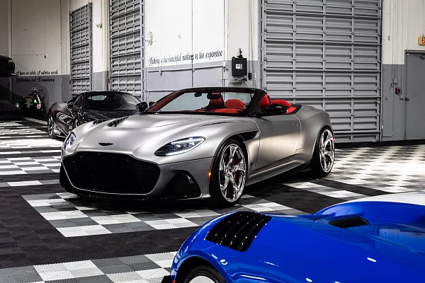 Фото дисков HRE 522M Полированный лак на Aston Martin DBS 3