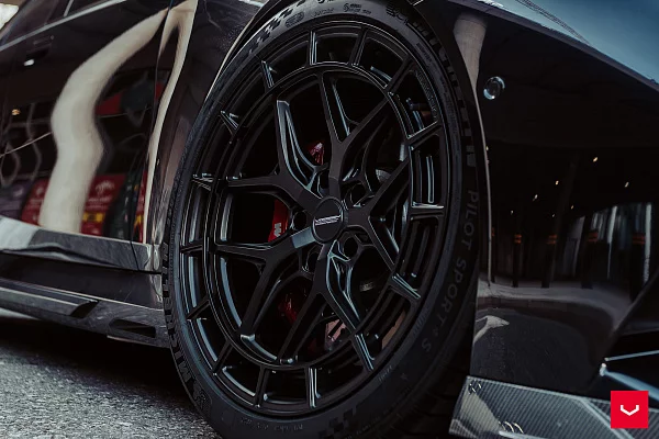 Фото дисков Vossen HFX-1 (5-Lug) Черный сатин на BMW 5/M5 (G60/G90)