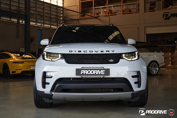 Фото дисков Vossen UV-2 Глянцевый темный лак на Land Rover Discovery V