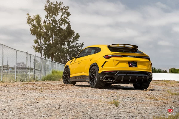 Фото дисков Vossen S17-01 Черный сатин на Lamborghini Urus