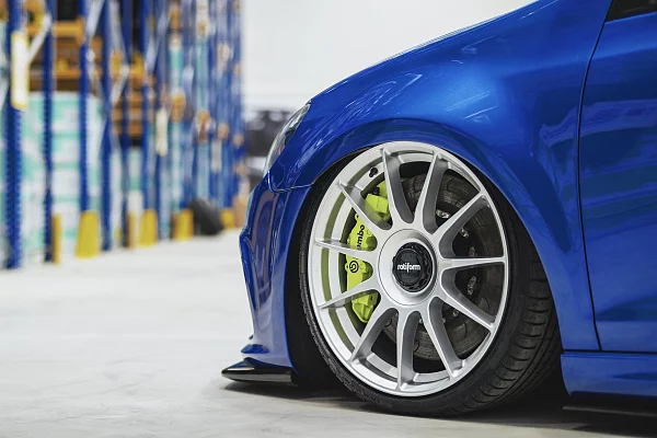 Фото дисков Rotiform DTM Серебро на Volkswagen Golf VII