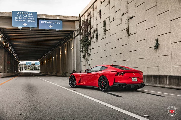 Ferrari 812