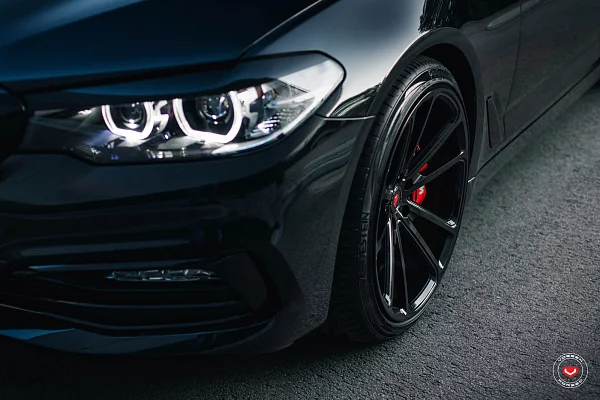 Фото дисков Vossen CG-203 Черный глянец на BMW 5/M5 (G30/F90)
