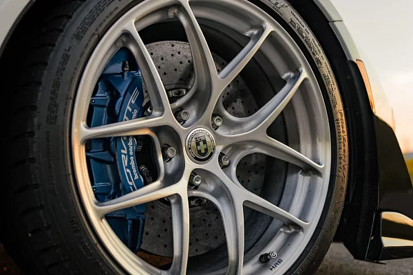 Фото дисков HRE R101 Lightweight Глянцевый лак на Chevrolet Corvette C7