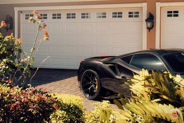 Фото дисков Vossen S21-01 Черный сатин на Ferrari 488
