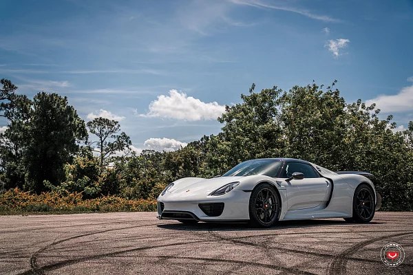 Фото дисков Vossen RS74 Черный глянец на Porsche 918 Spyder