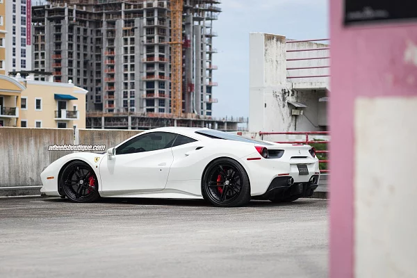 Фото дисков HRE S207 Черный сатин на Ferrari 488