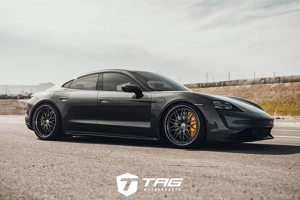 Фото дисков HRE 540C Сатиновый темный лак на Porsche Taycan I
