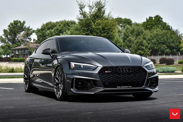 Фото дисков Vossen HF-2 Сатиновый графит на Audi A/S/RS 5 (F5)