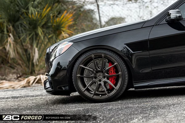 Фото дисков BC Forged EH172 Глянцевый темный лак на Mercedes-Benz E-Class (W212, S212, C207)