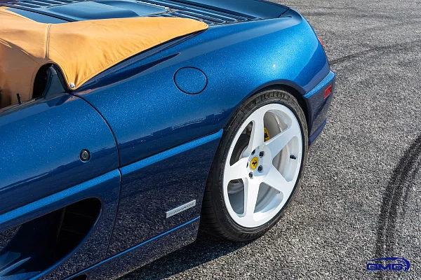 Фото дисков HRE 305M Белый глянец на Ferrari F355