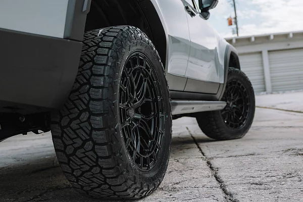 Фото дисков Vossen HFX-1 (6-Lug) Черный глянец на Lexus GX III