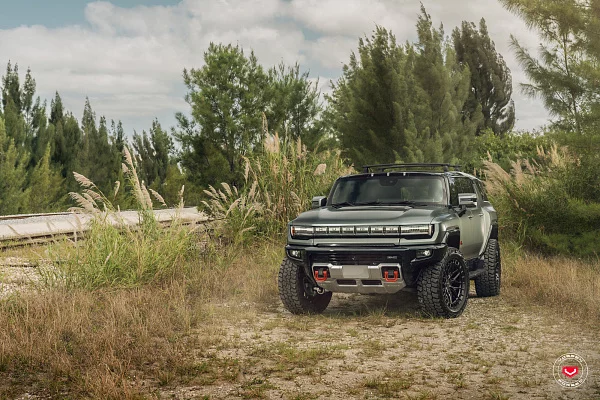 Фото дисков Vossen LC3-01 Черный глянец на GMC Hummer EV