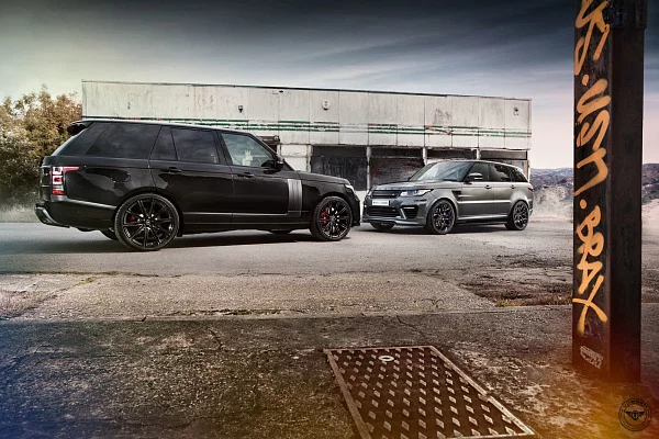 Фото дисков Vossen UV-2 Черный глянец на Range Rover IV