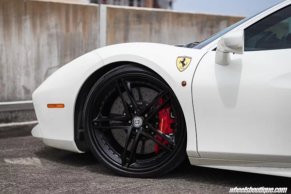 Фото дисков HRE S207 Черный сатин на Ferrari 488