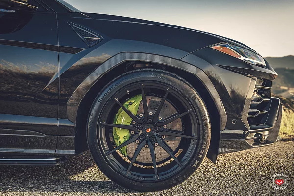 Фото дисков Vossen M-X2 Черный сатин на Lamborghini Urus