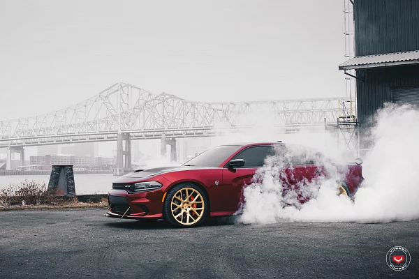 Фото дисков Vossen CG-204 Глянцевое золото на Dodge Charger VII