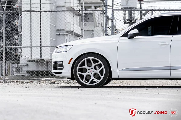 Фото дисков Vossen CG-205 Серебро на Audi Q7 (4M)