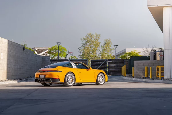 Фото дисков HRE 300 GTS Сатиновый лак на Porsche 911 VIII