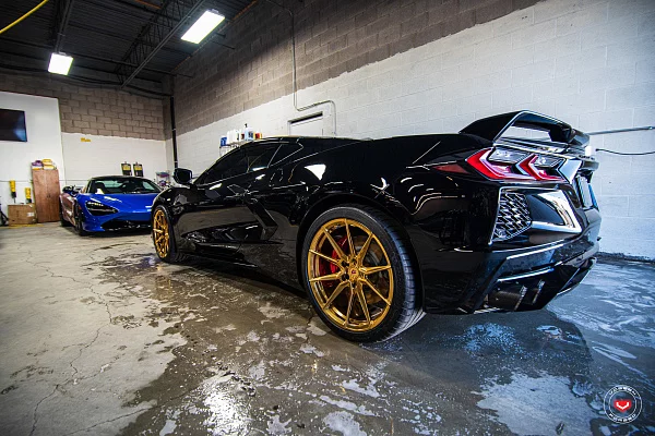 Фото дисков Vossen EVO-2 Глянцевое золото на Chevrolet Corvette C8
