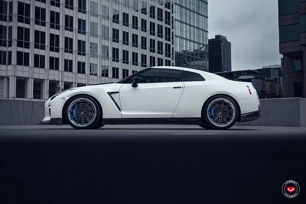 Фото дисков Vossen VPS-5 (3-Piece) Глянцевый темный лак на Nissan GT-R