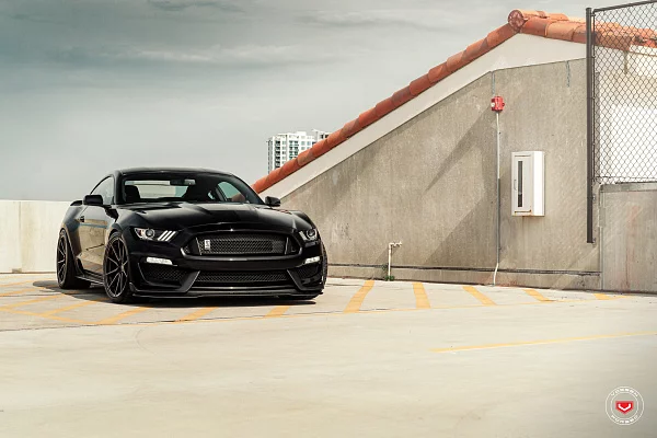 Фото дисков Vossen M-X2 Черный сатин на Ford Mustang VI