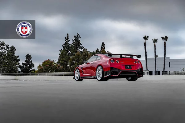 Фото дисков HRE 312 GTS Белый глянец на Nissan GT-R