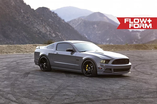 Фото дисков HRE FF04 Черный сатин на Ford Mustang V