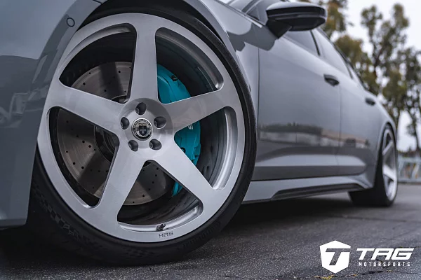 Фото дисков HRE 305M Глянцевый лак на Audi A/RS 6 (C8)