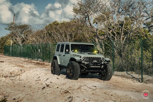 Фото дисков Vossen LCX-03 Сатиновая бронза на Jeep Wrangler IV (JL)