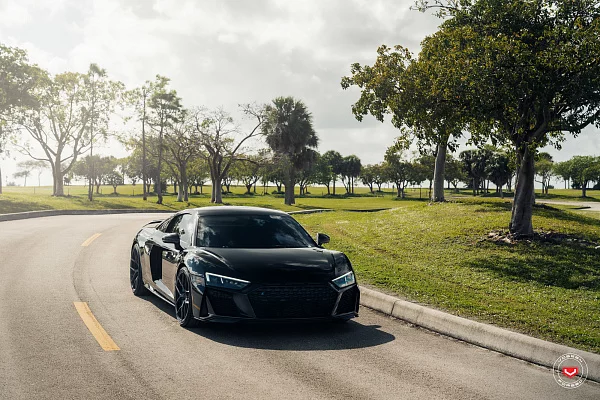 Фото дисков Vossen S21-01 Сатиновый темный лак на Audi R8 (4S)